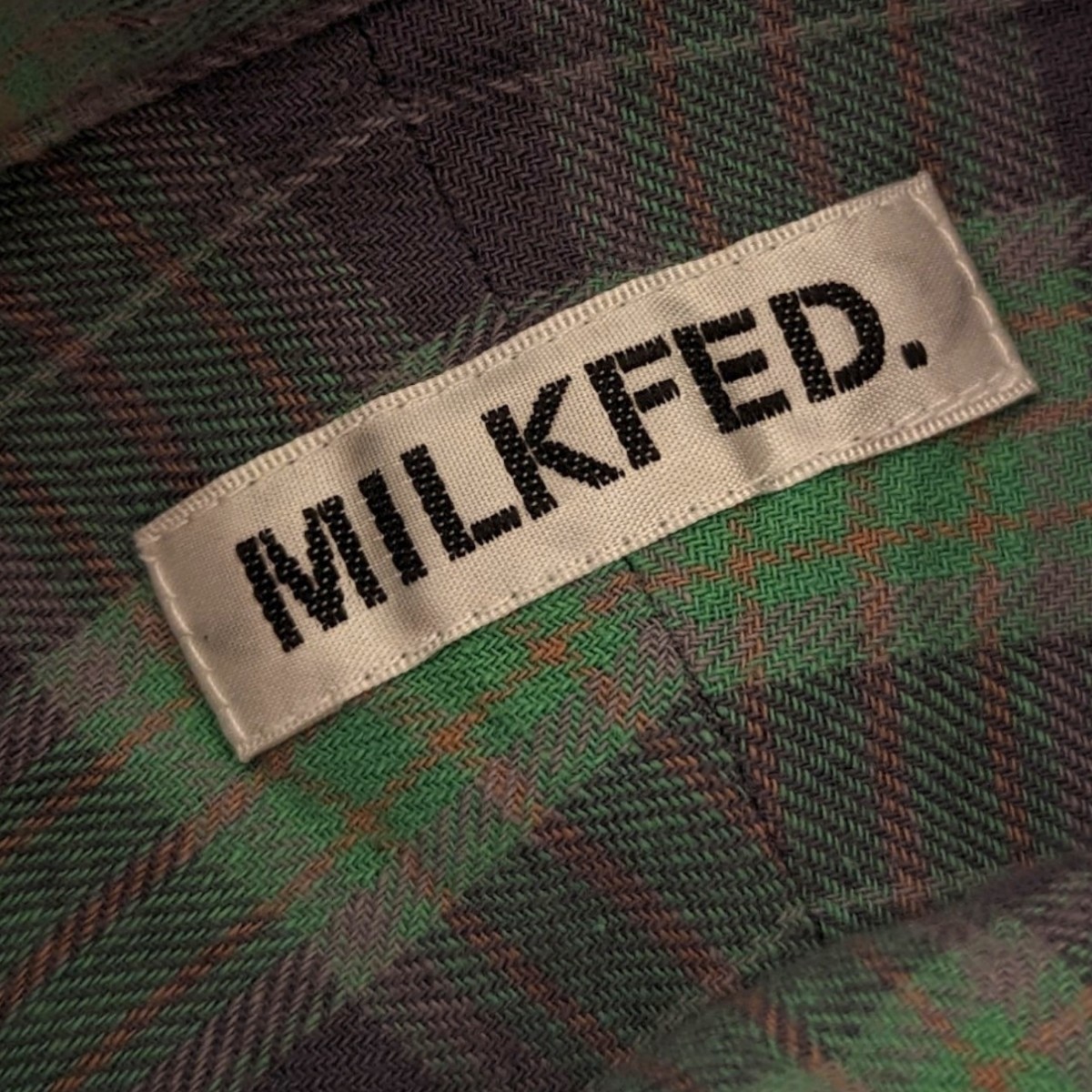 MILKFED ミルクフェド チェックシャツ バックプリント グリーン　レディースシャツ　長袖シャツ　長袖ブラウス