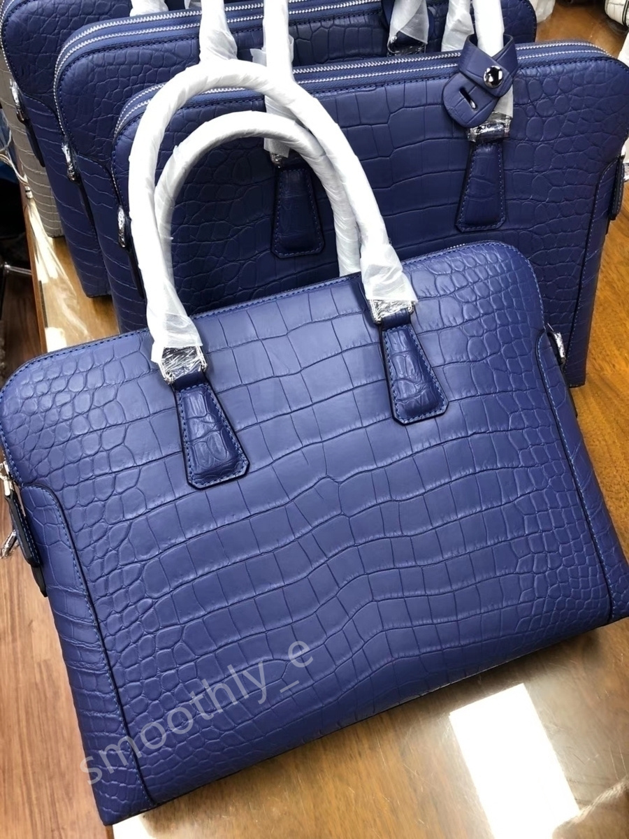 貴重品 2本手バッグ ビジネスバッグ 紳士仕事バッグ 鰐革 腹革 マット