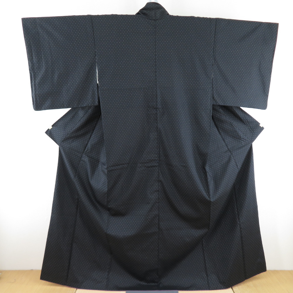 紬 着物 蚊絣文様 袷 広衿 黒色 正絹 カジュアル着物 仕立て上がり 身丈164cm 美品