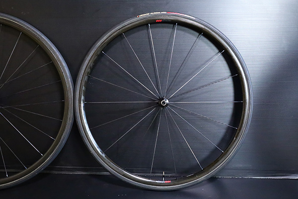 Bontrager Aeolus XXX Tubular Road Wheel前後セット976g カーボンホイール シマノ11S用 ヒルクライム用に 超軽量飛び道具_画像2