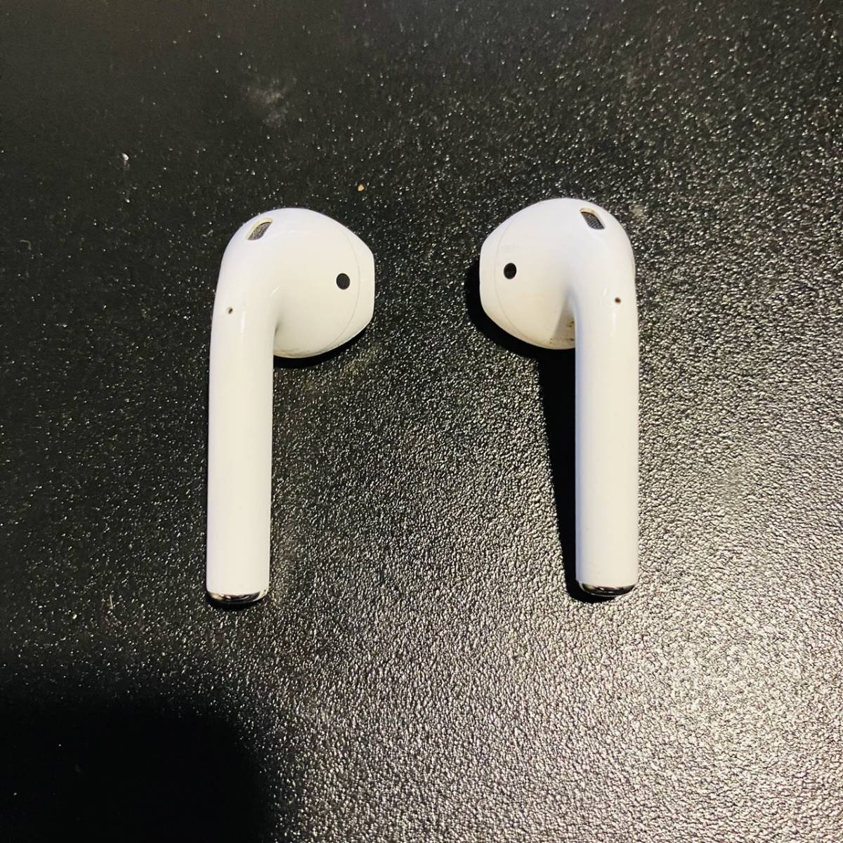 送料無料 最安 動作確認済み Apple AirPods A1938 A2031 A2032 第2世代 アップル ワイヤレスイヤホン 管理15_画像3