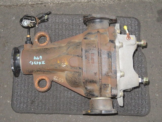 * Nissan Skyline E-HR33 normal rear differential gear Junk used *