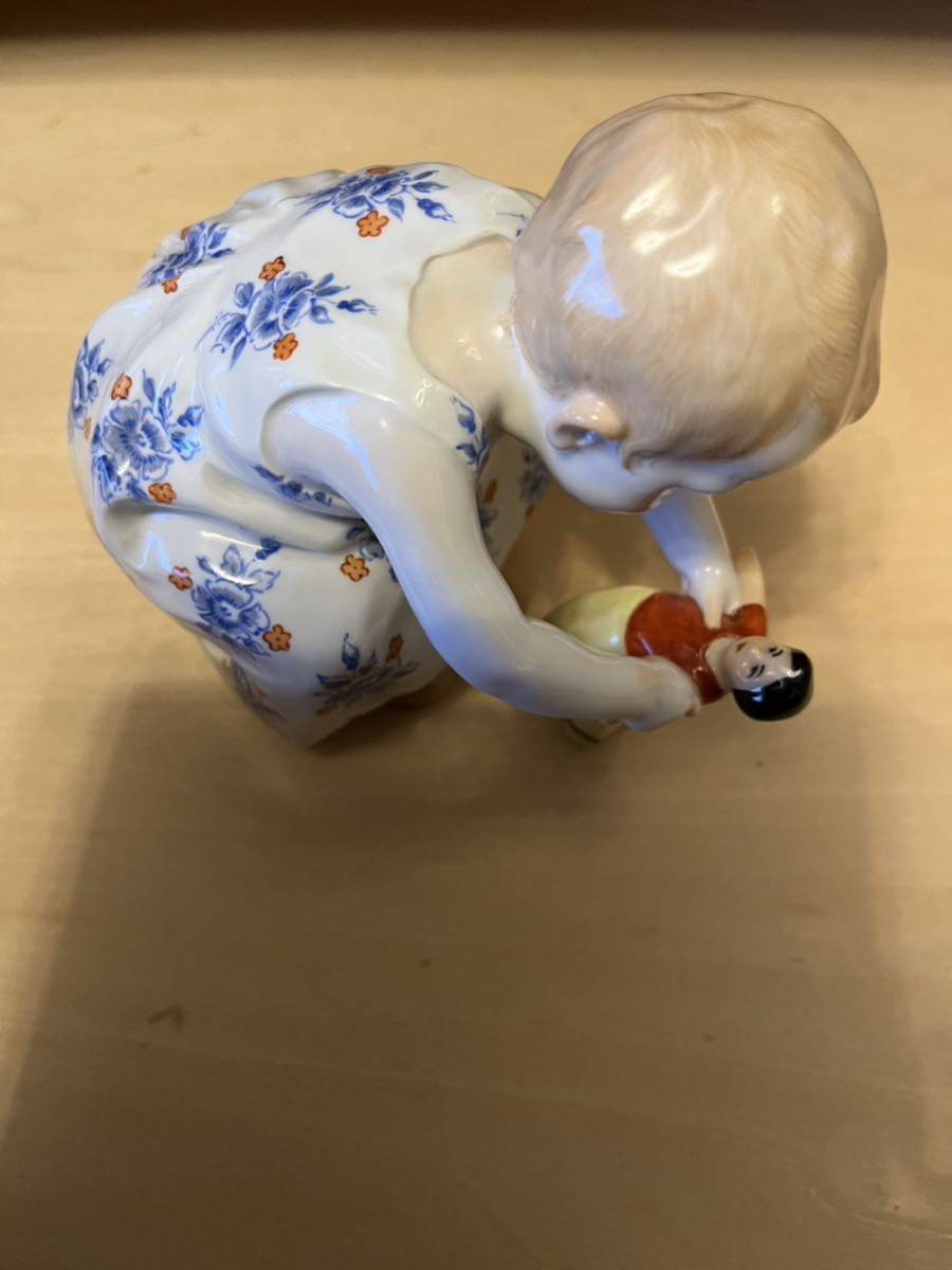 マイセン　ヘンチェル　人形で遊ぶ女の子