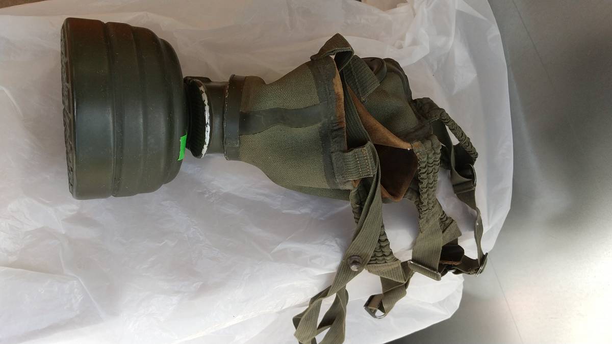 【実物】 ナチスドイツ軍歩兵装備品。「ガスマスク・携行用金属製ケース」。_画像2
