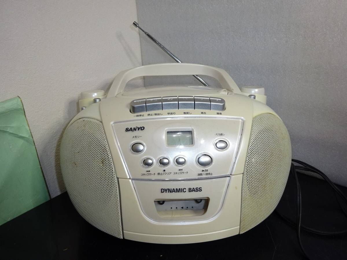 中古現状品ジャンク サンヨー CD カセット ラジオ PH-PR51 FM対応ラジカセ 電源コード付_画像1