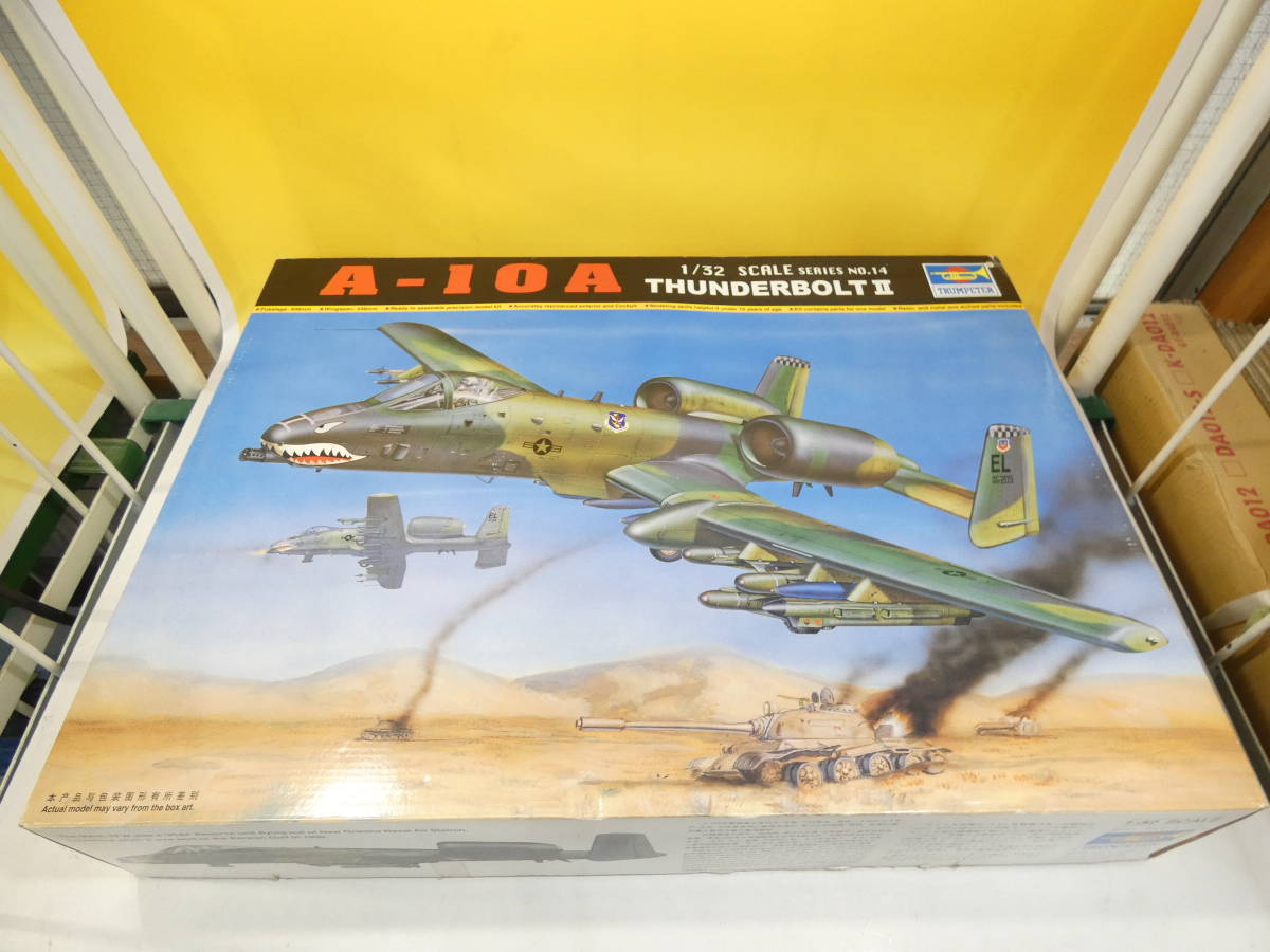 TRUMPETER トランぺッター 1/32 AIRCRAFT SERIES NO.14 A-10A