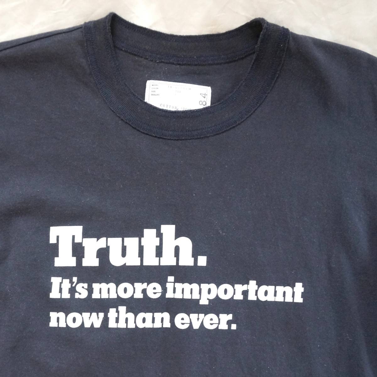 【Sacai／サカイ】半袖　Truth　ニューヨークタイムズ　メンズ　サイズ1（Ｍ位）18-01784M　クルーネック Tシャツ カットソー ブラック