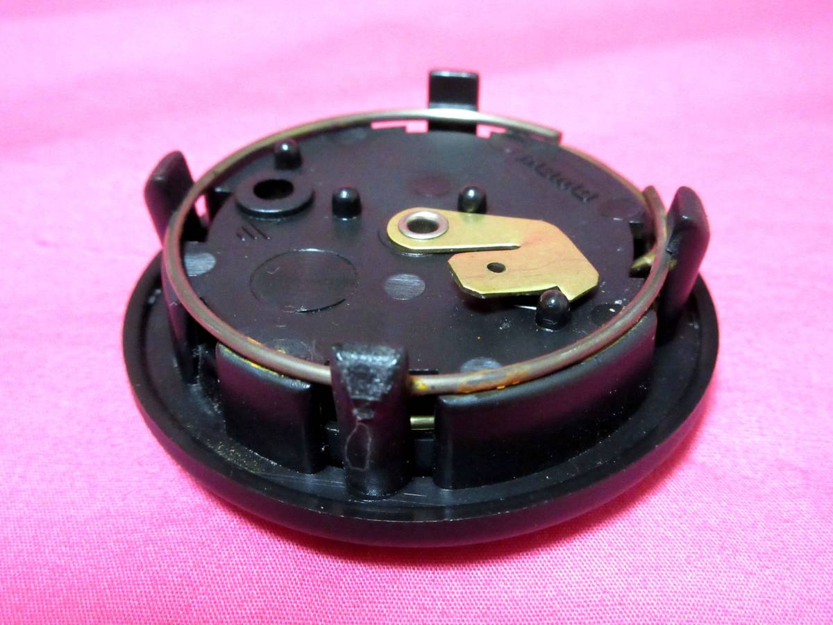 5172 正規品 MOMO モモ ダイハツ シャレード CHARADE ホーンボタン 外径：59ｍｍ 差し込み部外径：56ｍｍ 厚さ：17ｍｍ_画像4