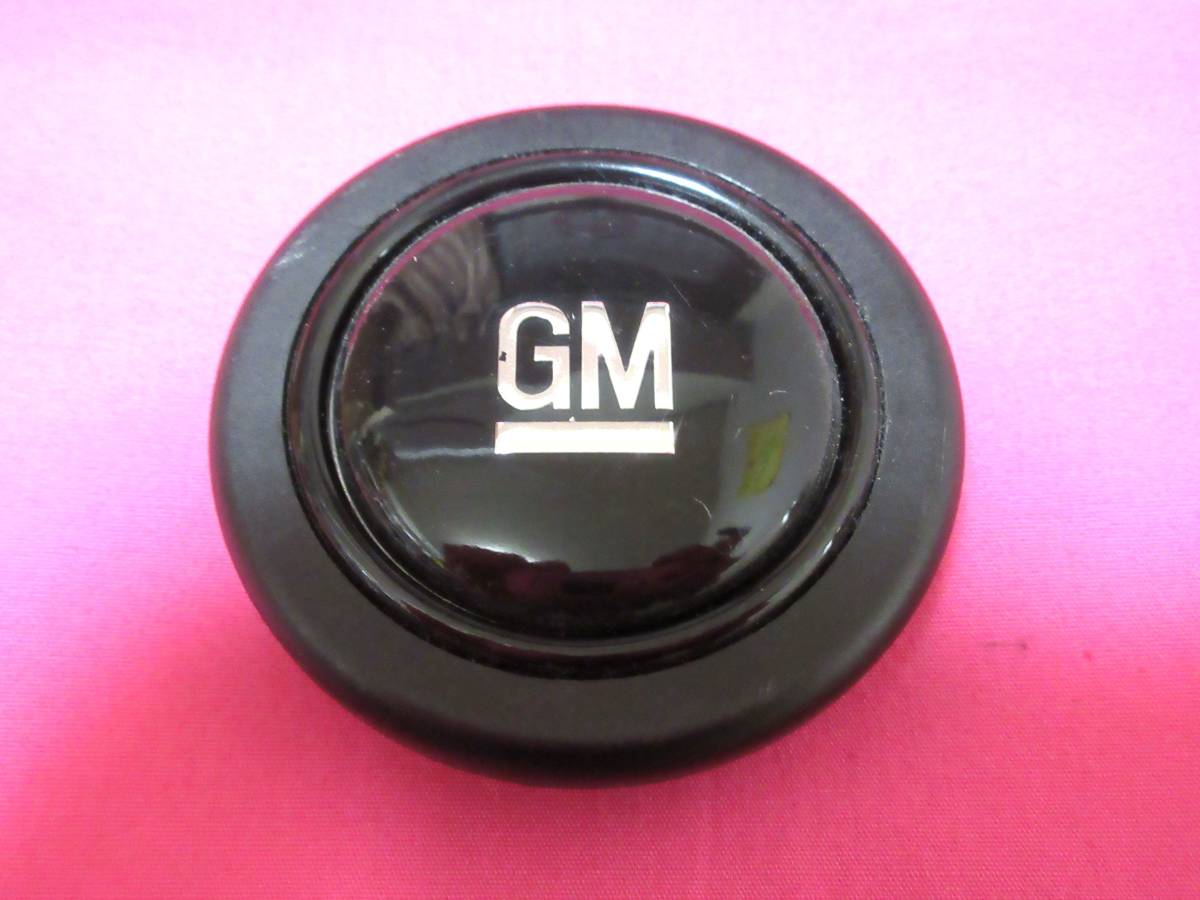 5378 正規品 MOMO モモ GM ホーンボタン 外径：59ｍｍ 差し込み部外径：56ｍｍ 厚さ：17ｍｍ_画像1
