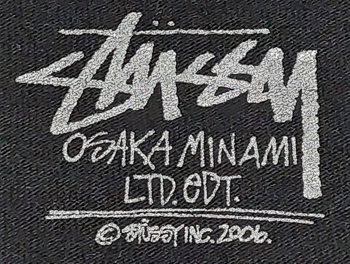 新品タグ付き！超爆レア＆超希少品！STUSSY ステューシー/2006年 大阪南チャプト限定カラーTシャツ L 黒 デッドストック入手困難_首元織りネーム下部のプリント