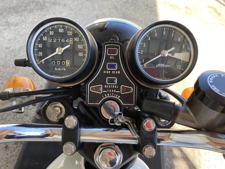 CB400F(408cc)44709 ホワイトヨンフォア 程度良好.エンジン実働!吹け上がり良好.現状販売/逆輸入.CB400FOUR/輸入新規.国内未登録/豊橋/870J_画像5