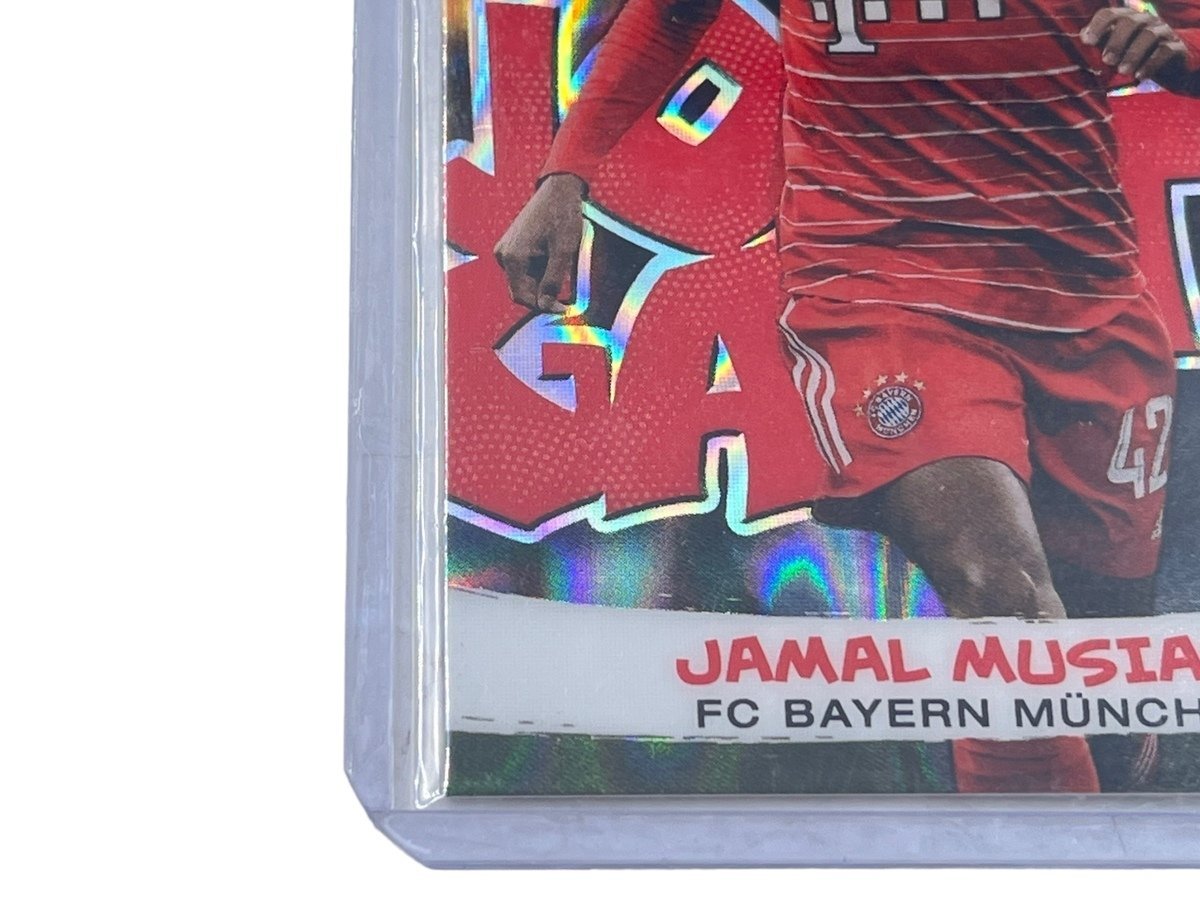 美品 jamal musiala ジャマル・ムシアラ topps chrome サッカー カード トレーディングカード コレクション soccer 本体 ホルダー付き_画像4