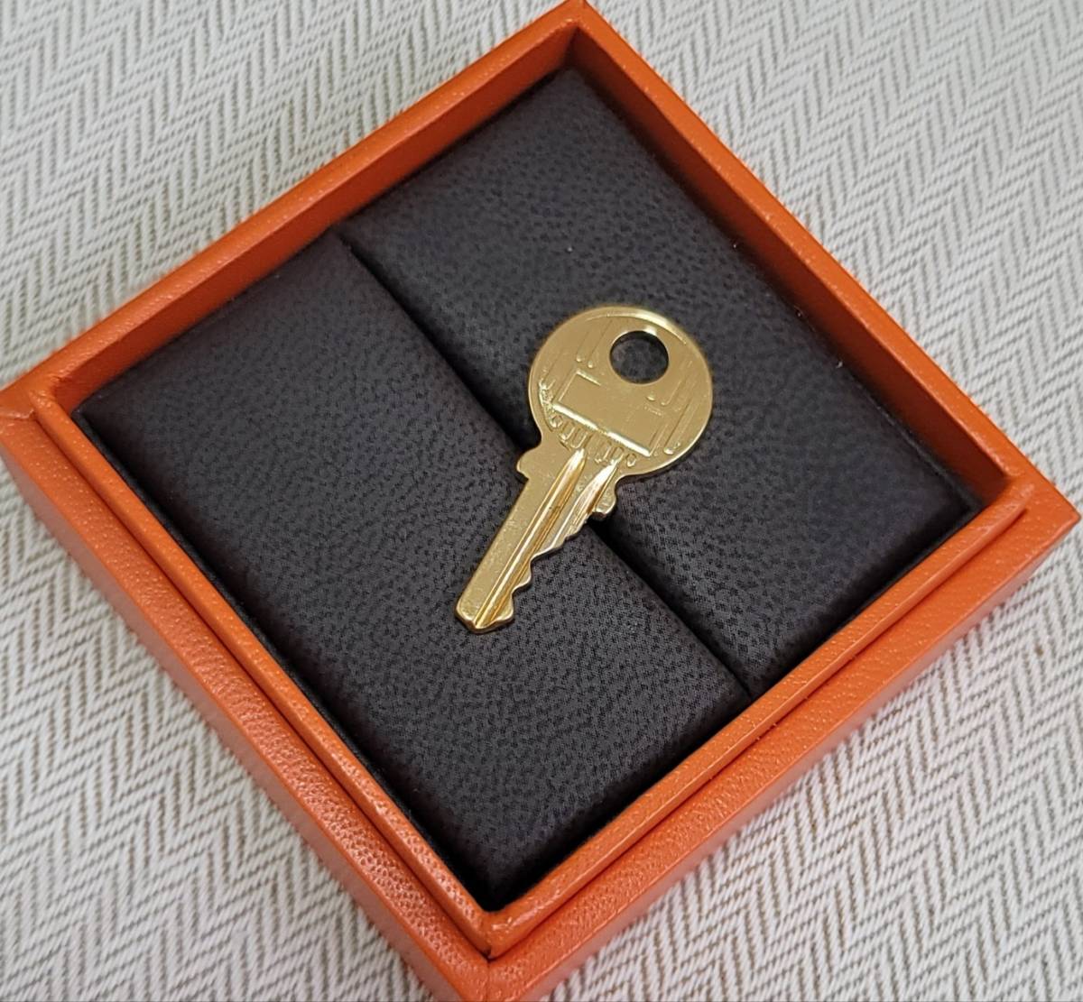 美品★102 KEY エルメス HERMES クロシェット カデナ パドロック 鍵 ゴールド キー 南京錠 バーキン ケリー ボリード かぎ カギの画像2