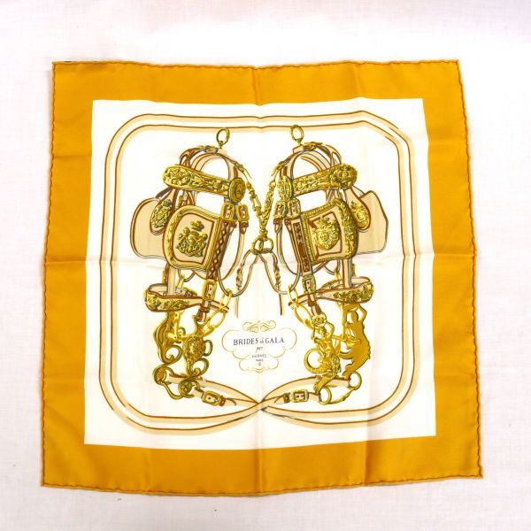 【送料無料】美品　HERMES　エルメス　プチカレ40　ガヴロッシュ　Brides de Gala　式典用馬勒　黄色　シルクスカーフ　21-1832