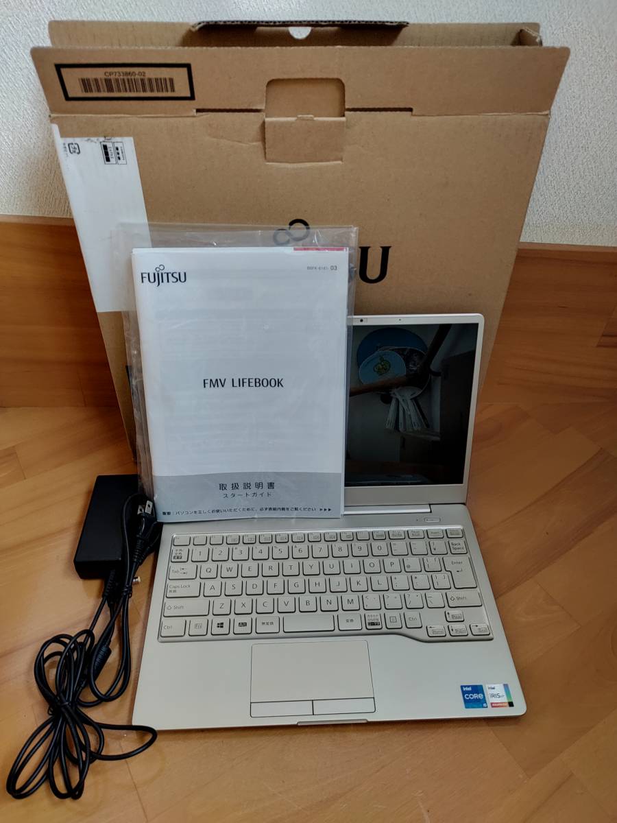 【新品同様】富士通 LIFEBOOK FMVC75F3G CH75/F3 i5 1135G77/メモリ 8GB/SSD 512GB/Win11/13.3型/office付 21年9月製_画像1