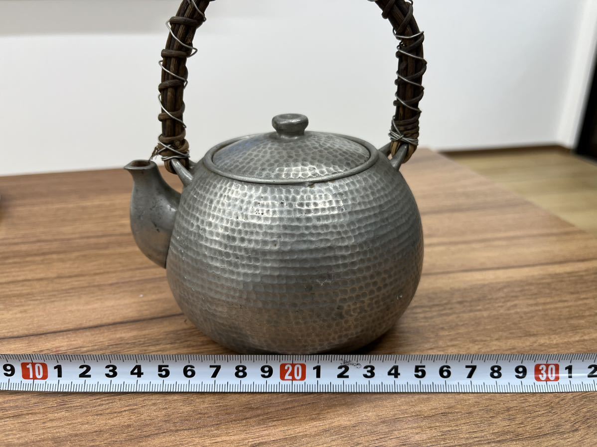 委託 継山造 煎茶道具 籐巻堤手 湯沸 薬缶 374g ◇茶瓶/水注/茶器/やかん/金属工芸/錫器/時代/骨董/古美術/在銘/純錫/急須_画像8