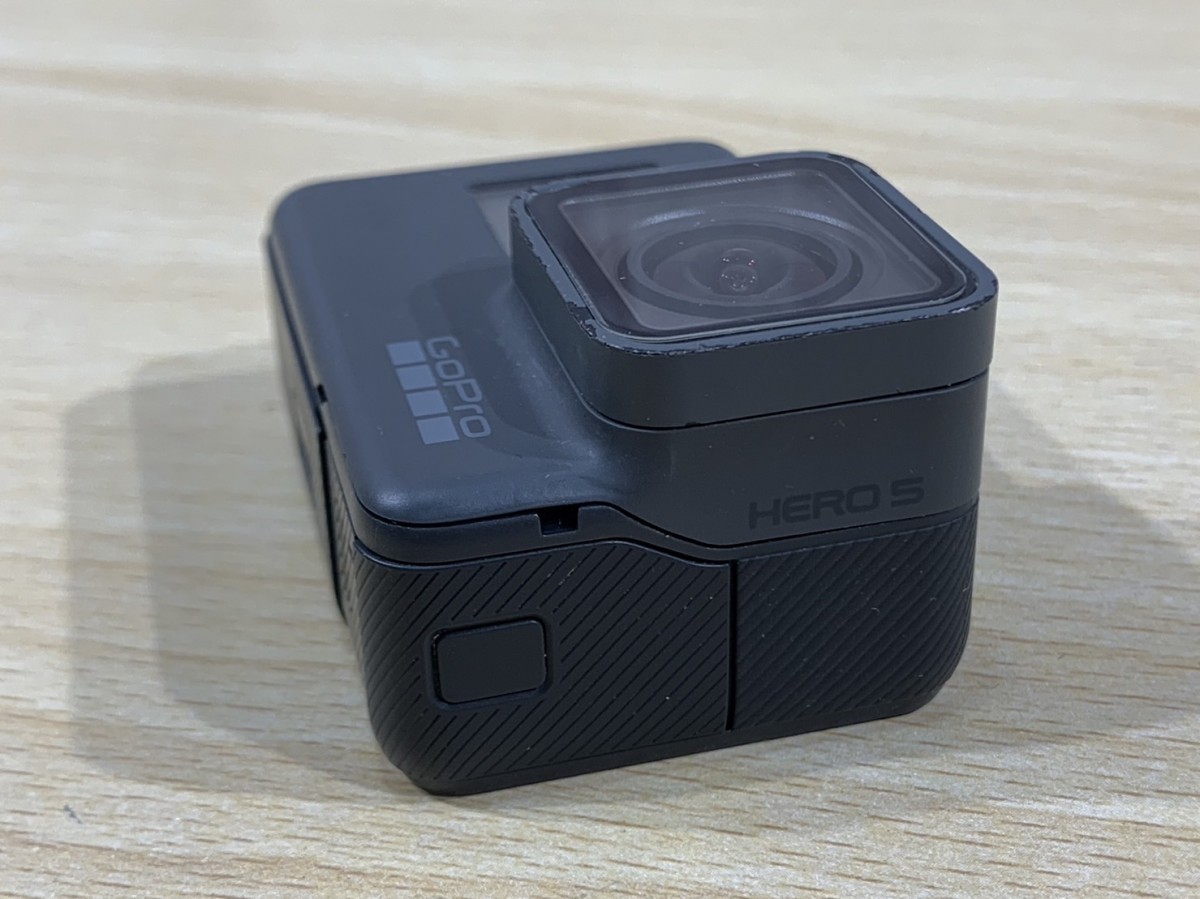 GoPro HERO5 BLACK + ケース + 予備バッテリー&チャージャー-