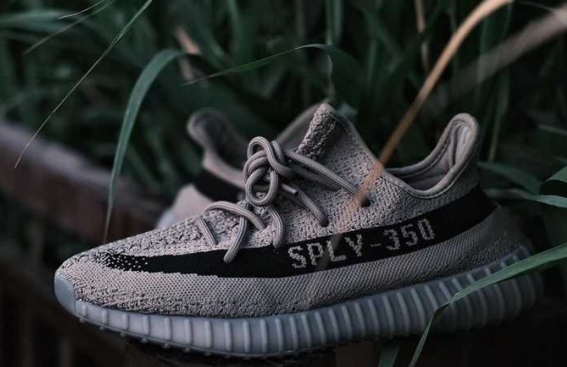 YEEZY BOOST 350 V2 "GRANITE" （グラナイト/コアブラック/グラナイト）27.5cm_画像1