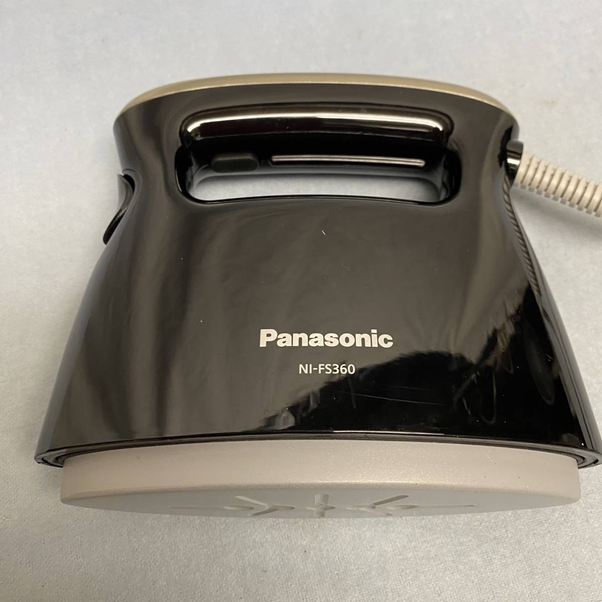 ★ Panasonic パナソニック 衣類スチーマー NI-FS360 アイロン 黒【中古品】★の画像8