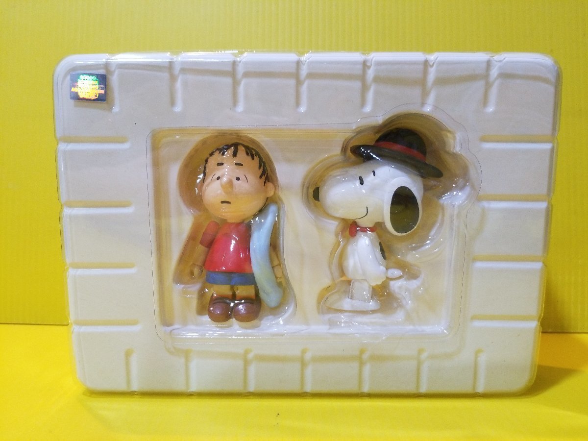 ★送料無料!! SNOOPY Showcase Vol.5 初回限定生産 KUBRICK付きマガジン スヌーピー[弁護士]&ライナス・(G6528261)_画像3