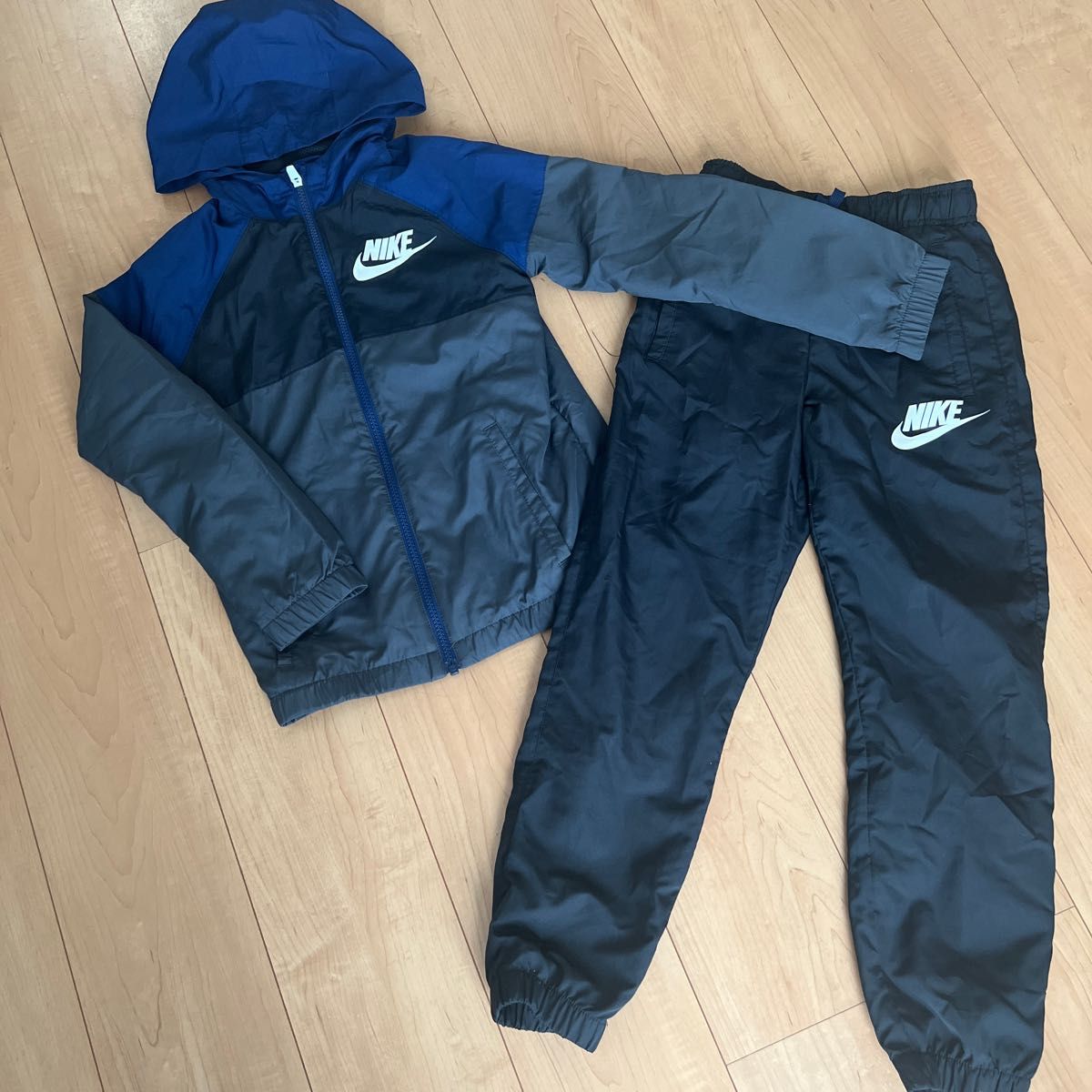 NIKE 上下セット ウインドブレーカー上下 中古品 記名あり