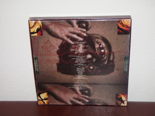 ◆ 激レア プログレ 大型 CD BOX キングクリムゾン The Essential King Crimson Frame By Frame 日本語 英語 解説書付き ◆ _画像2