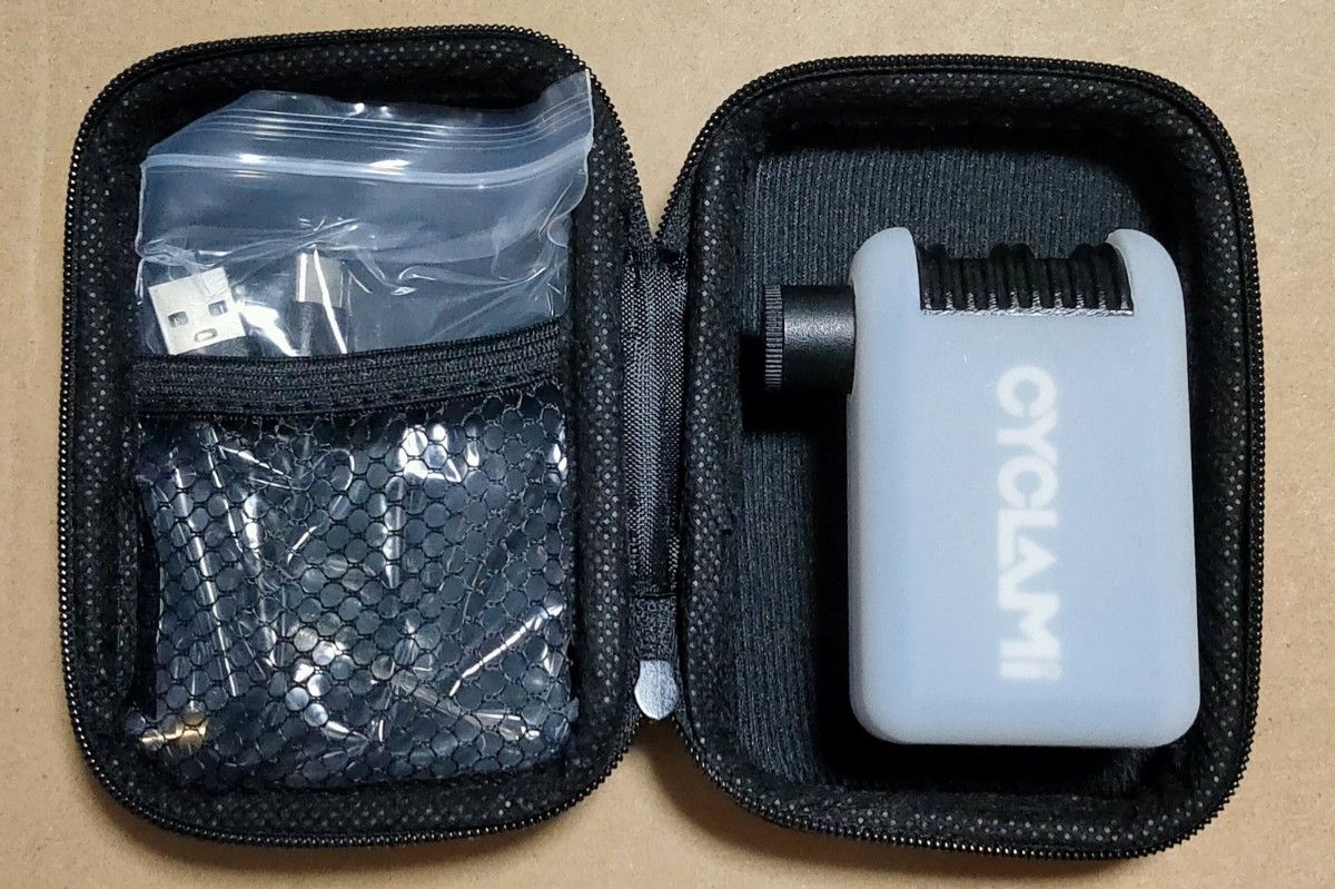 CYCLAMI 携帯型 電動空気入れ 本体重量115g(収納ケース付)