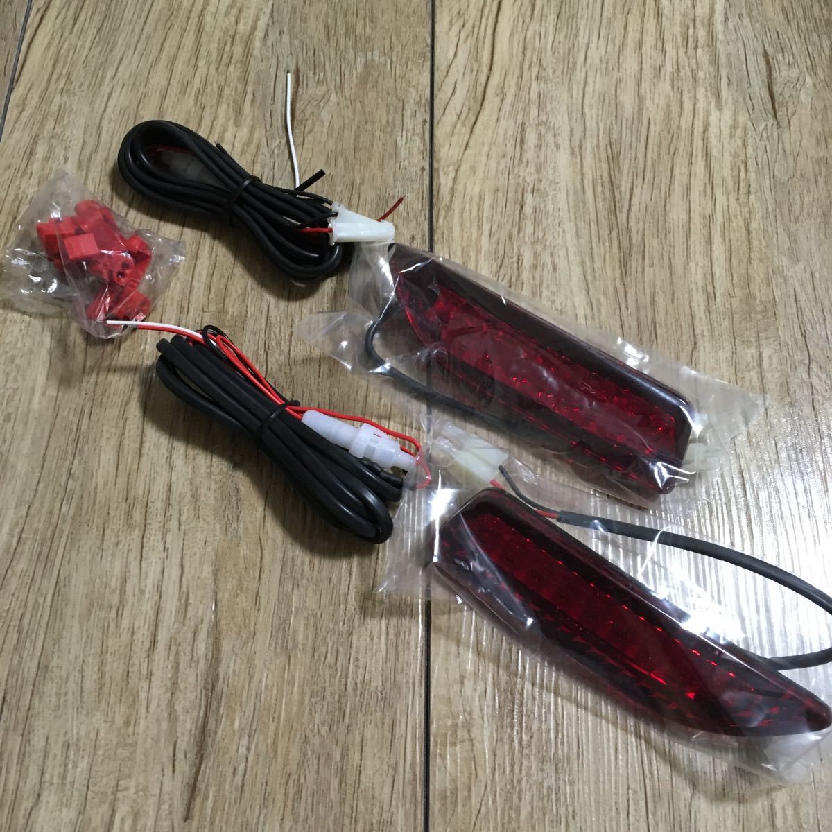 31016YAS950 送料350円 VARDY レクサス CT200h LEDリフレクター レッド VALD023 スモール連動 左右セット 外箱と説明書なし ヴァルディ新品_画像1