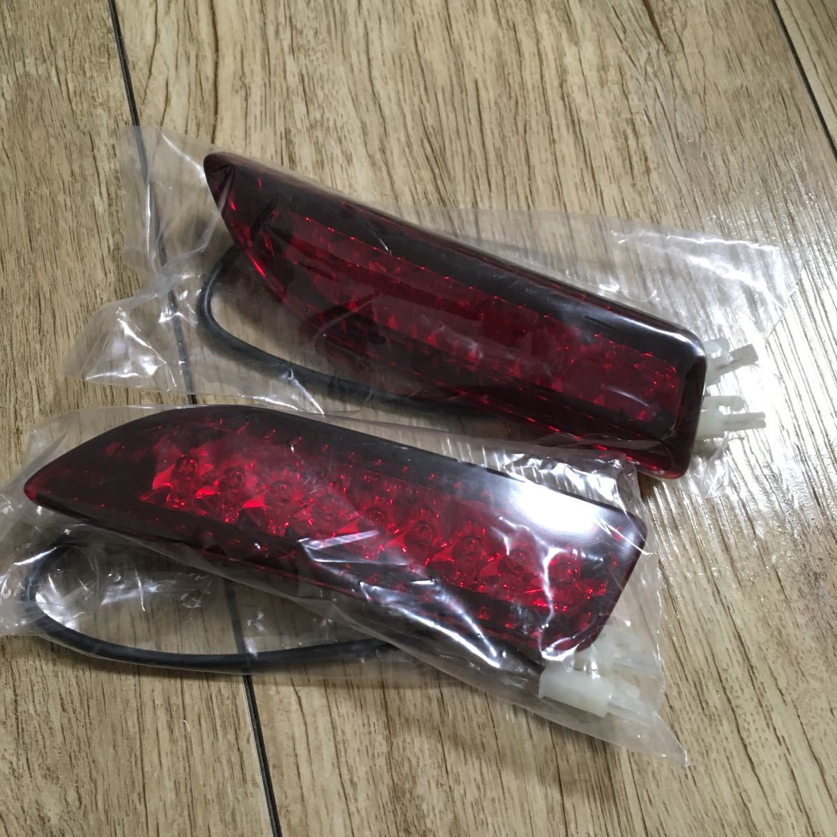 31016YAS950 送料350円 VARDY レクサス CT200h LEDリフレクター レッド VALD023 スモール連動 左右セット 外箱と説明書なし ヴァルディ新品_画像8