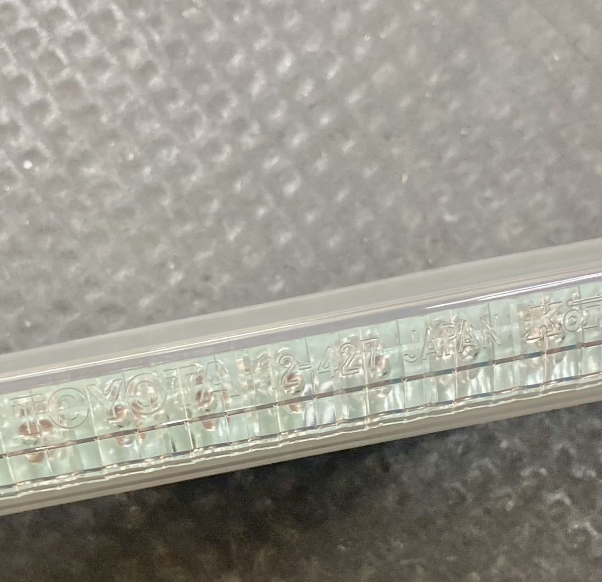 愛知　トヨタ　純正　LED リア　スポイラー　ライト ランプ　スプリンターカリブ111 114系115系　羽　ウイング　40cm 400mm リア　リヤ_画像3