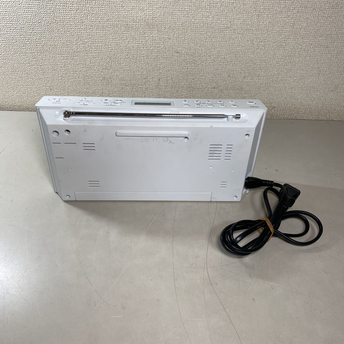 a*★中古品　SONY ソニー CDラジオ ZS-E30 FM/AM/CD★_画像5