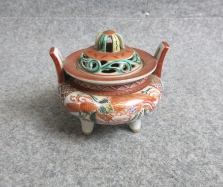 [.]33035 overglaze enamels Kutani censer howe ou. person tea utensils ornament . tool antique 
