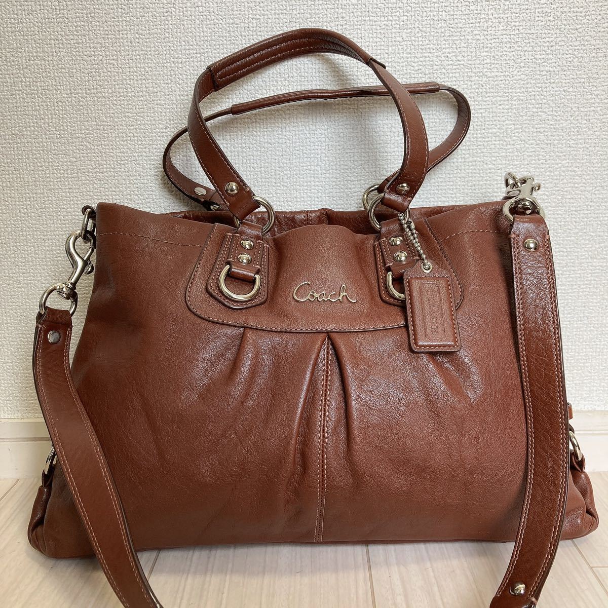 美品 COACH コーチ レディース 斜め掛け ビジネスバッグ ショルダーバッグ トートバッグ 牛革 本革 レザー 茶色 ブラウン ロゴ ブランド