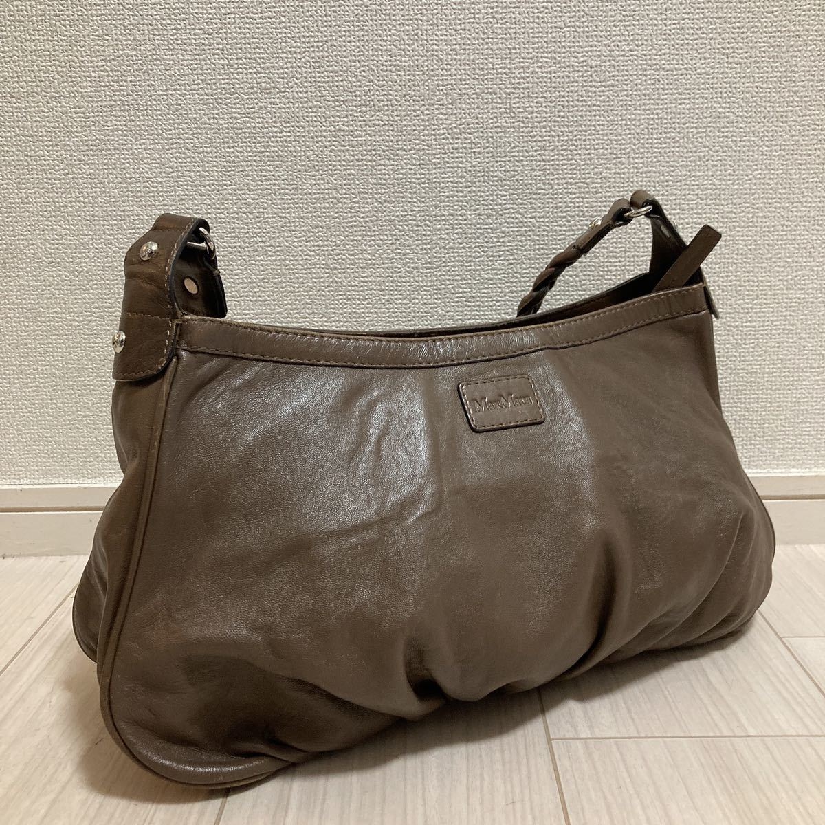 Max Mara マックスマーラ レディース 肩掛け ハンドバッグ トートバッグ ワンショルダーバッグ 本革 レザー 茶色 ブラウン ロゴ ブランド