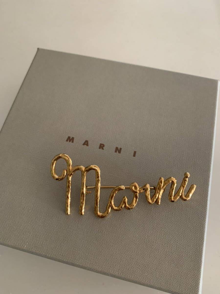 マルニ　ロゴ　ブローチ　ゴールド　MARNI アクセサリー_画像1