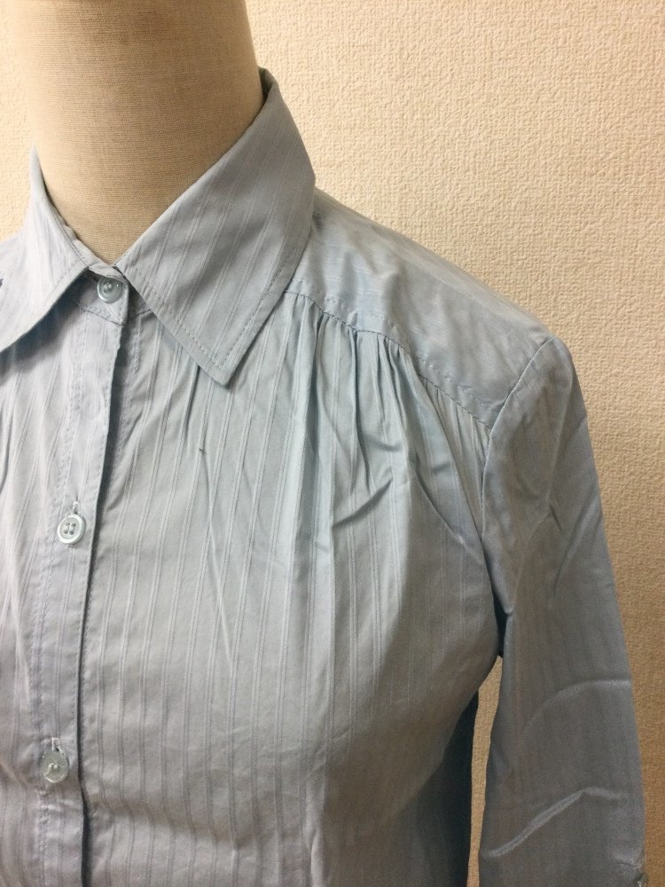 アルファキュービック 水色のブラウスシャツ 縦シマ柄 サイズ9R_画像2