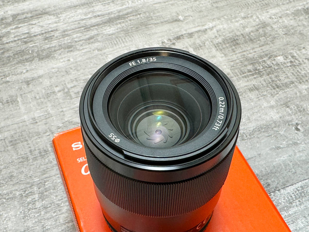 大人気新作 【美品】SONY SEL35F18F（広角単焦点レンズ・Eマウント