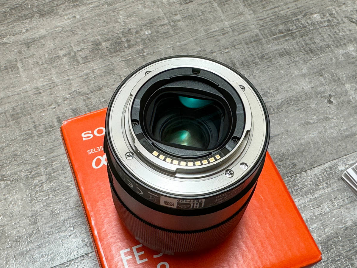 大人気新作 【美品】SONY SEL35F18F（広角単焦点レンズ・Eマウント