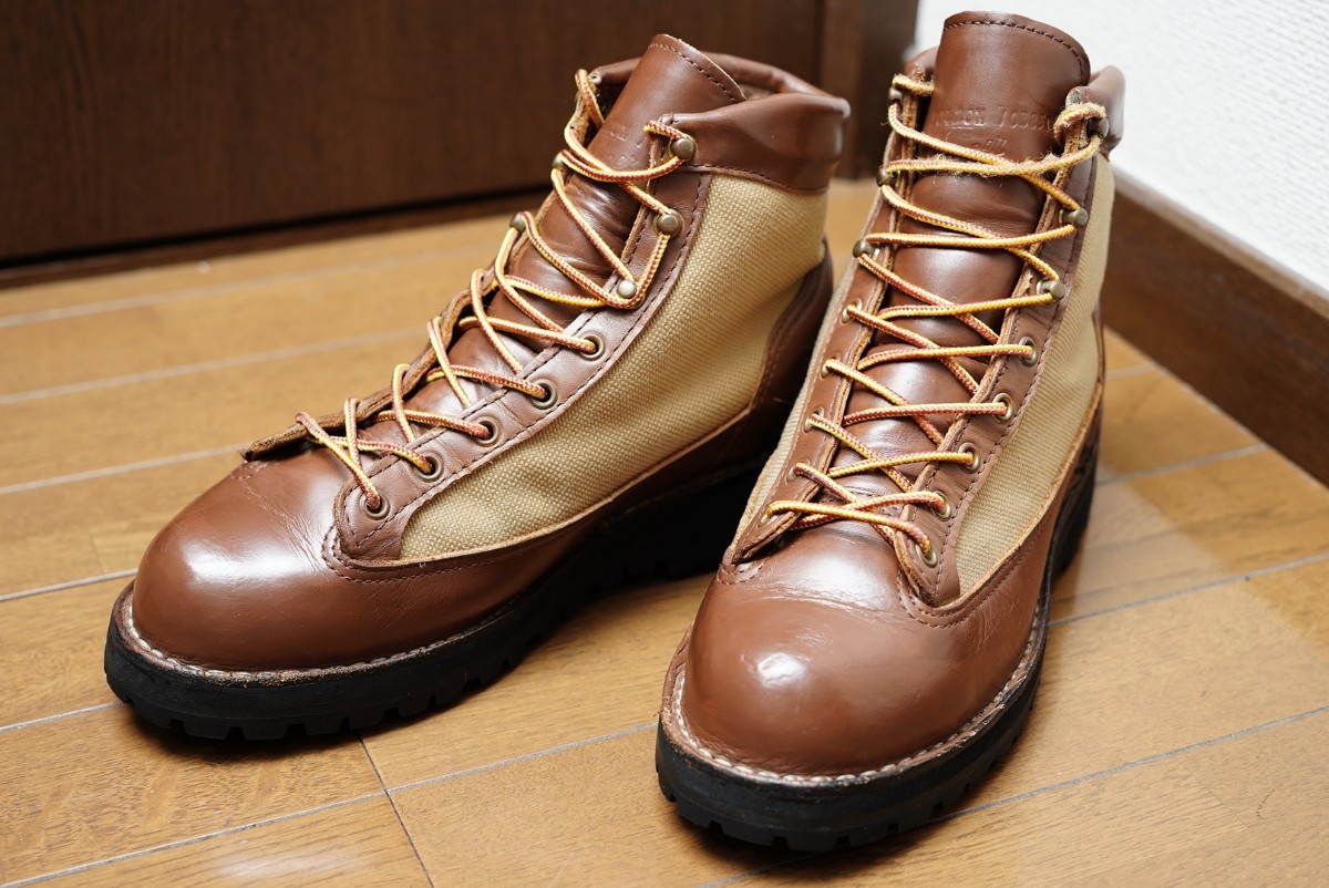 人気新品 DANNER ダナーライト us7.5 黒タグ ゴアテックス ブーツ