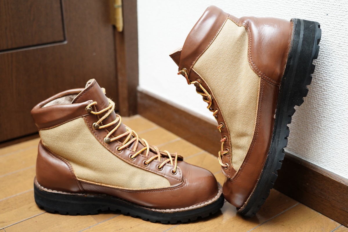 人気新品 DANNER ダナーライト us7.5 黒タグ ゴアテックス ブーツ