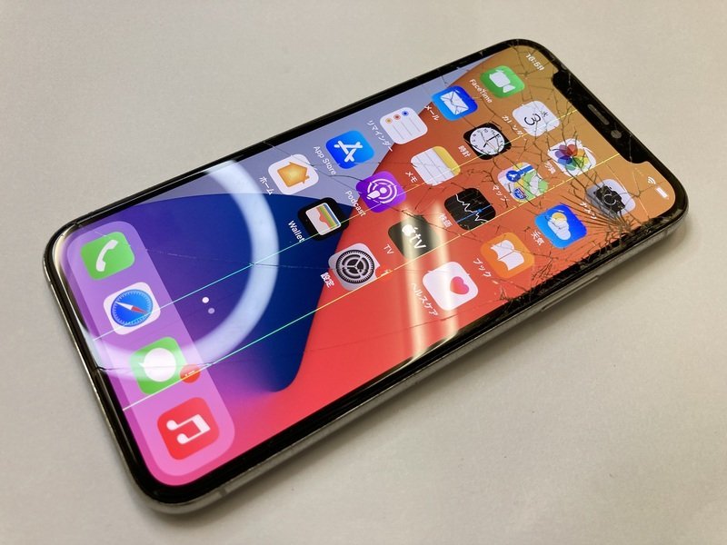 本店は SIMフリー HE887 iPhone11Pro ロックOFF ジャンク シルバー