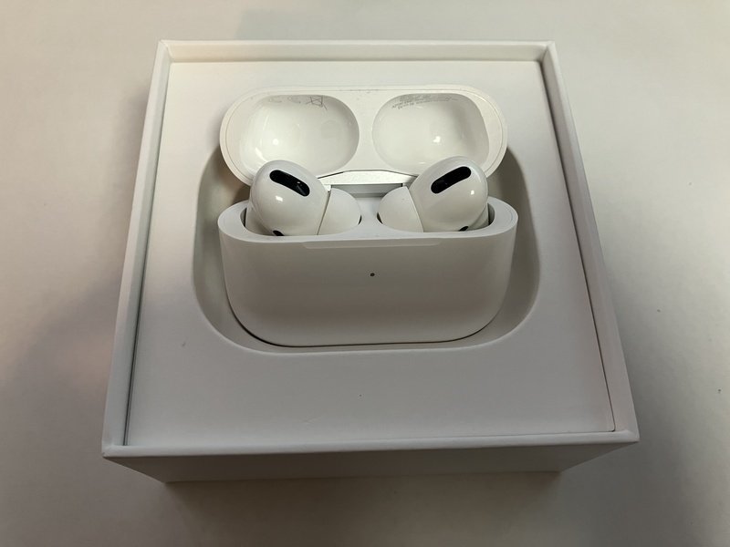 熱い販売 FG053 AirPods Pro 第1世代 MLWK3J/A 箱/付属品あり その他