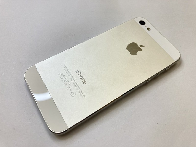 HF011 au iPhone5 16GB ホワイト 判定◯ ジャンク ロックOFF_画像2