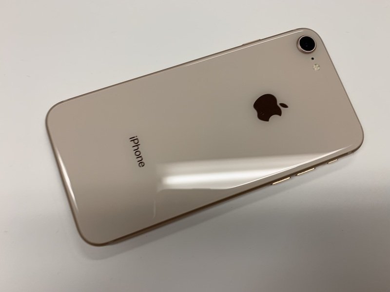 DU718 SIMフリー iPhone8 ゴールド 64GB ジャンク ロックOFF(iPhone