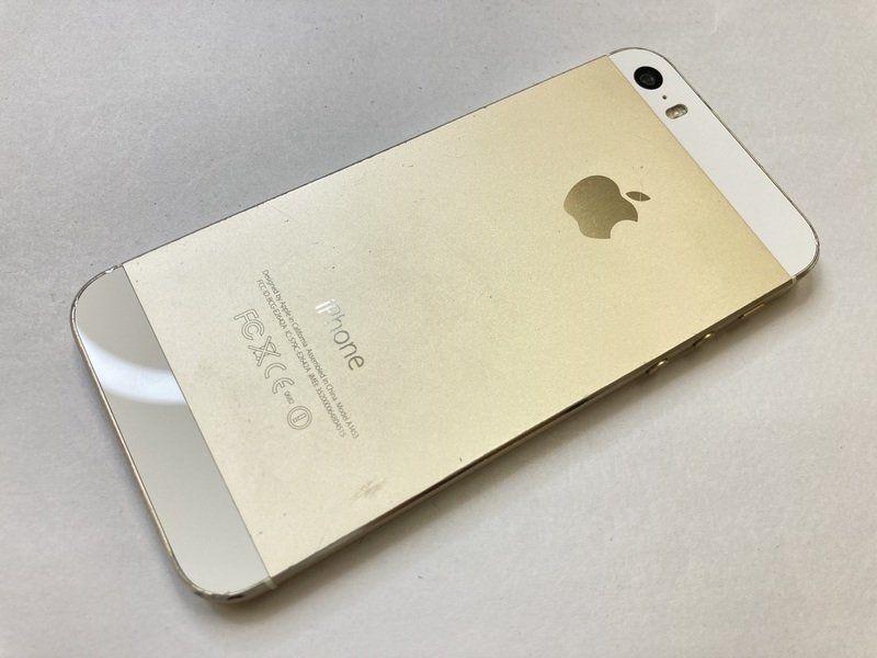 HG062 au iPhone5s 32GB ゴールド 判定◯ ジャンク ロックOFF_画像2