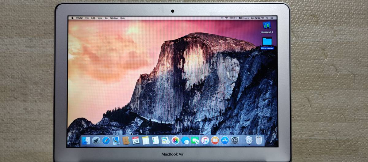 【動作確認済み★美品】 MacBook Air 13インチA1466　2013、2014、2015、2017用 の液晶トップカバー_画像1