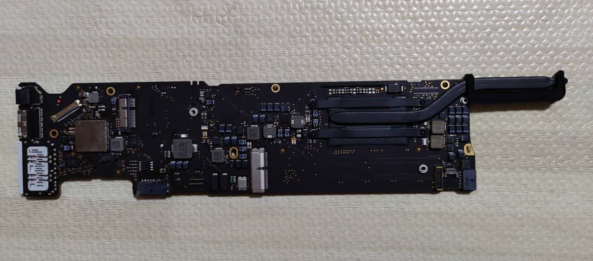 ★中古修理品★Macbook Air A1466 2015 13インチ用ロジックボード　Core-i5 1.6GHz RAM 8GB