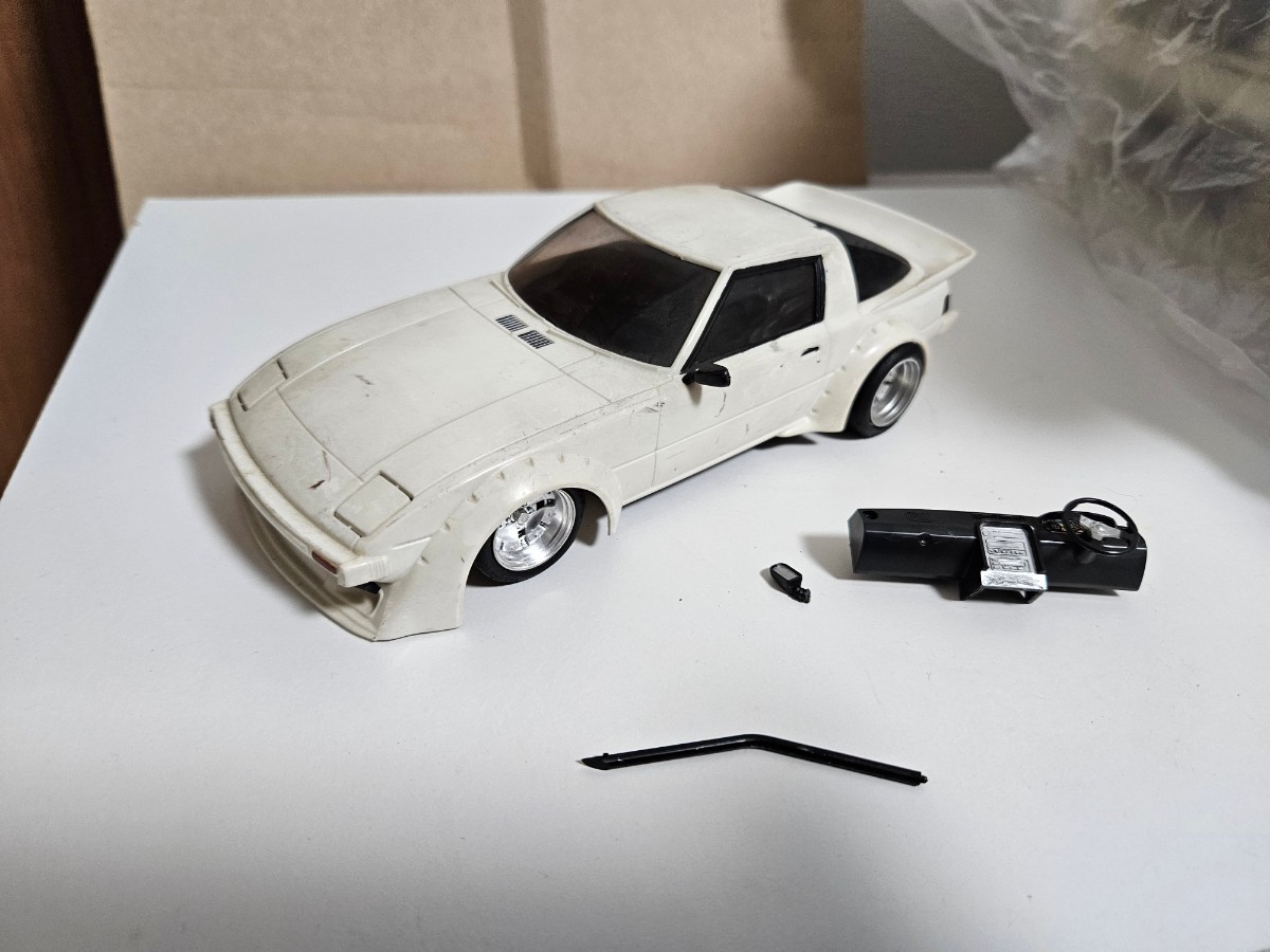 旧フジミ 1/24 マツダ サバンナ RX-7 SA22C 前期型 組立完成品 ジャンク _画像1