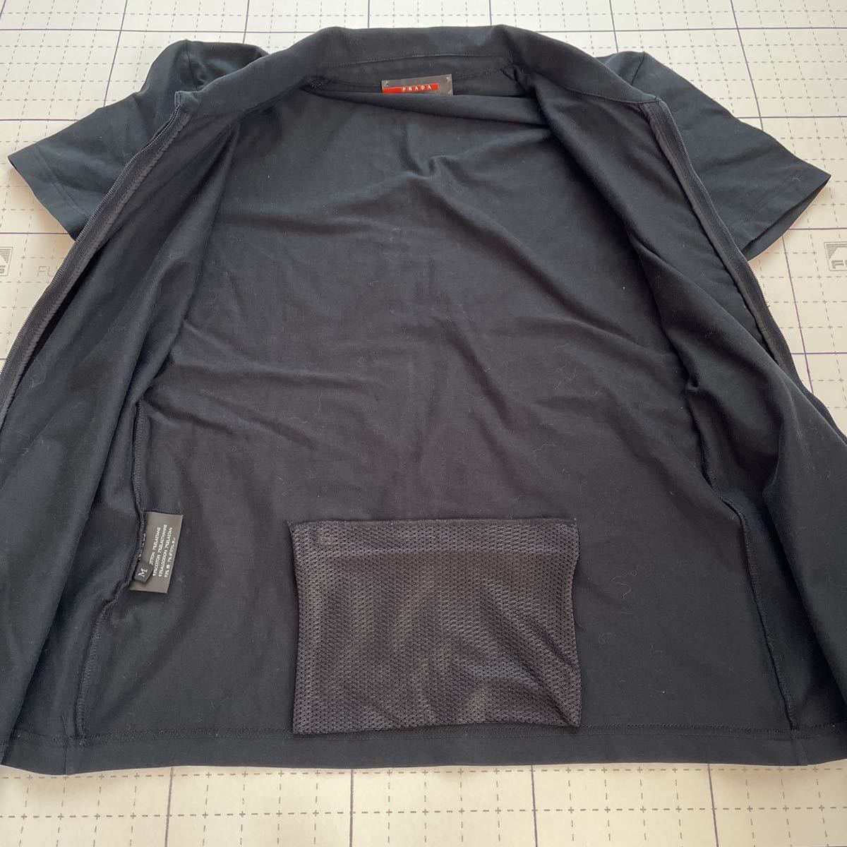ミ2310-433 プラダ　PRADA ジップアップシャツ　レディース　Mサイズ　黒　ブラック　エリ　カラー_画像7