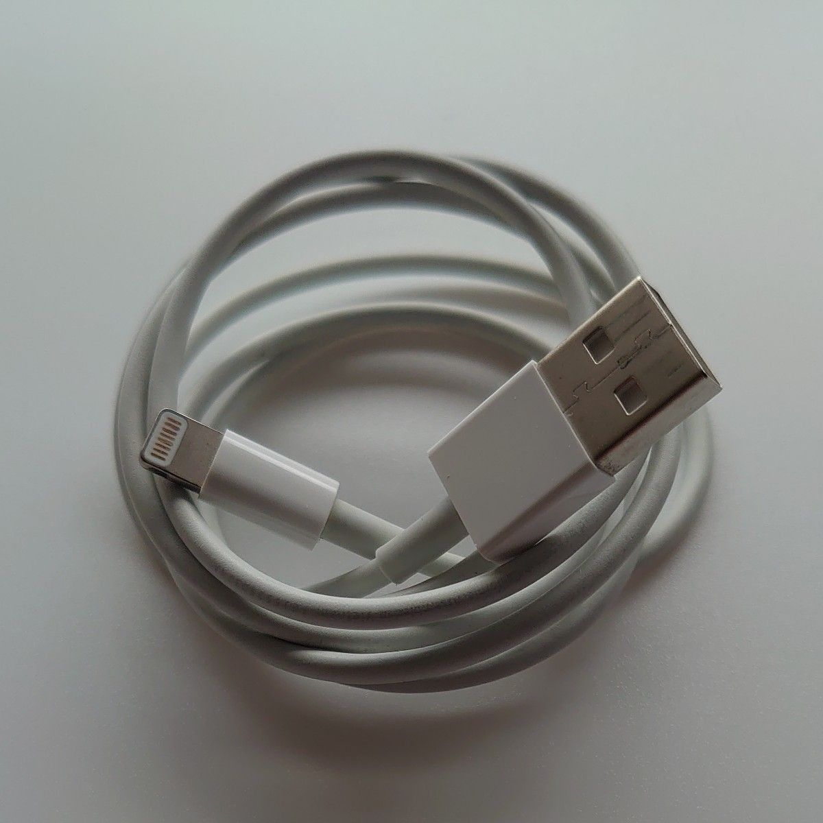 【中古】Apple5W USB電源ｱﾀﾞﾌﾟﾀ（A1385）＋Lightning-USBｹｰﾌﾞﾙ
